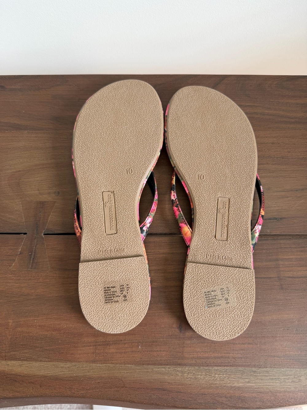 NWOT Montego Bay Club Pink Floral Thong Sandals - Picture 2 of 2